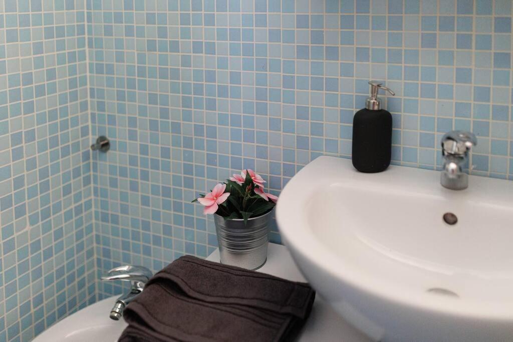 Osimo Nel Cuore Del Centro, Free Wi-Fi E Netflix Apartment Luaran gambar