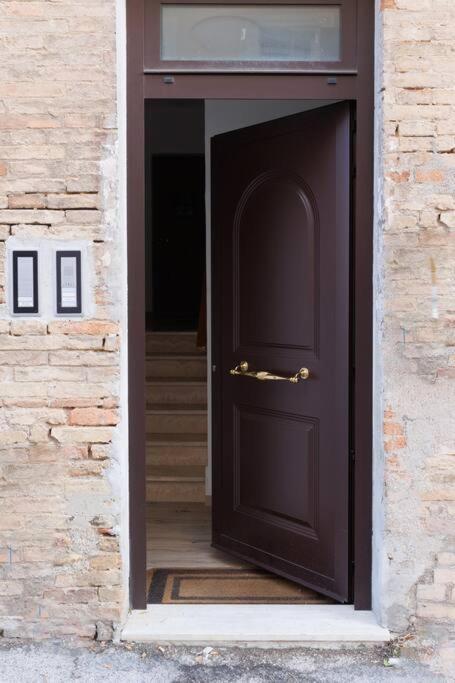 Osimo Nel Cuore Del Centro, Free Wi-Fi E Netflix Apartment Luaran gambar